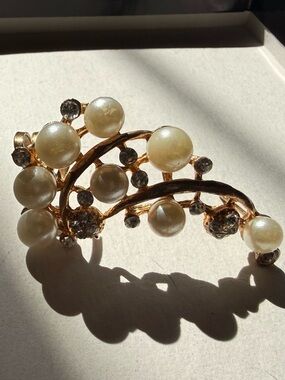 Gold Pearl and Crystal Earring